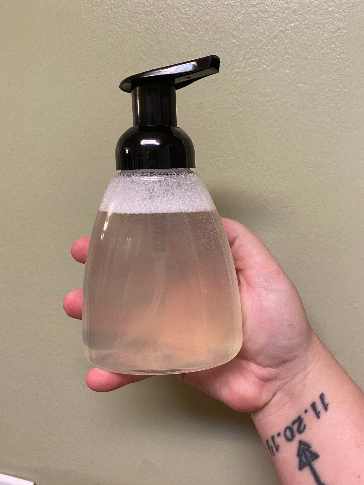 Foaming dish soap